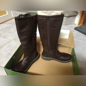 Earth shoes boots size 7 wide calf new with box